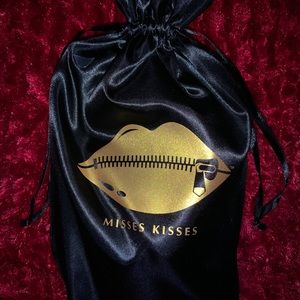 Misses kisses shalllow plunge bra